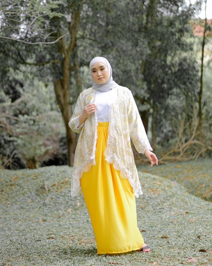 Dian Indrawardoyo Cardigan Pario (Butter Yellow)